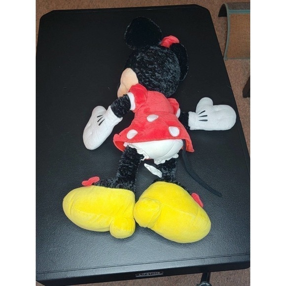 Walt Disney World Minnie Mouse Plush/Red & White Polka Dots/17" Tall - Picture 5 of 5